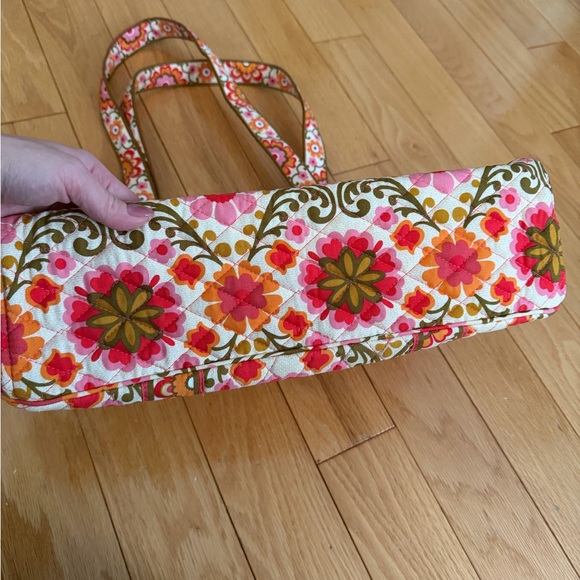Vera Bradley Folkloric floral print shoulder bag (BNWOT) - Picture 6 of 6